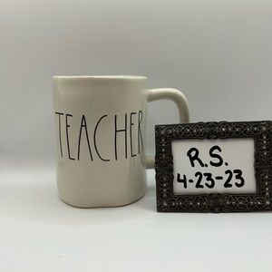 Rae Dunn “Teacher” mug.